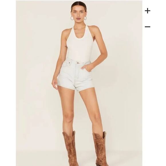 Levis' Striped High Waisted Mom Shorts, Pin Striped, Size 24 - Picture 1 of 6